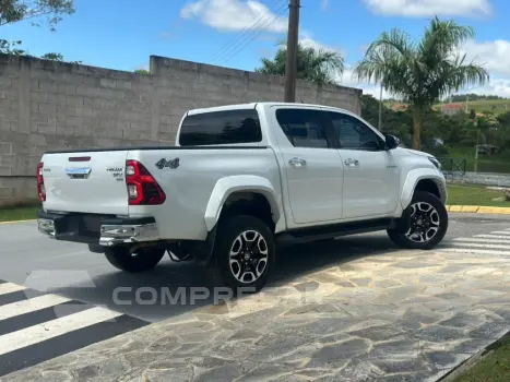 HILUX 2.8 D-4D TURBO DIESEL CD SRX PLUS 4X4 AUTOMÁTICO