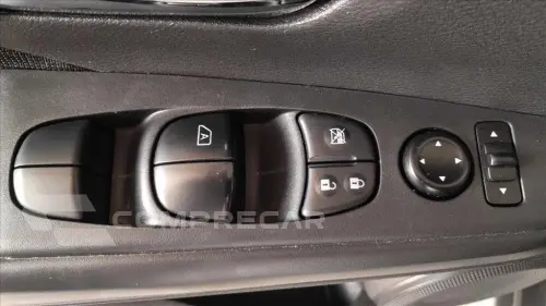 KICKS PLAY 1.6 16V FLEXSTART SENSE XTRONIC