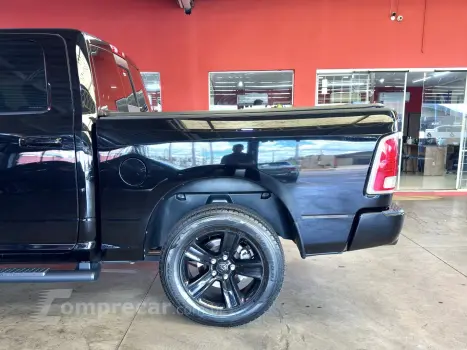 CLASSIC 5.7 V8 GASOLINA LARAMIE NIGHT EDITION CD 4X4 AUTOMÁT