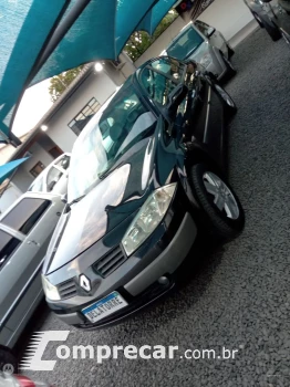 Renault Megane Sedan 2.0 16V 4P DYNAMIQUE 4 portas
