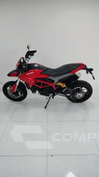 HYPERMOTARD 821