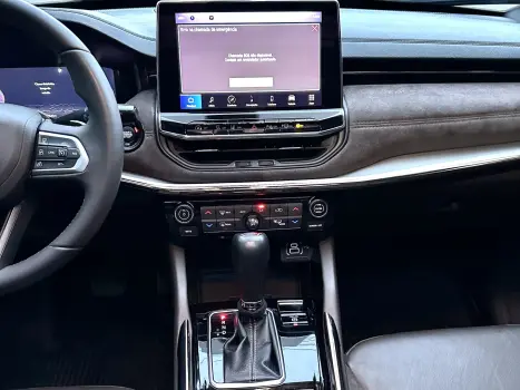 COMMANDER 1.3 T270 TURBO FLEX OVERLAND AT6