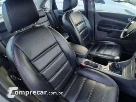 FOCUS SEDAN - 2.0 GLX SEDAN 16V 4P MANUAL