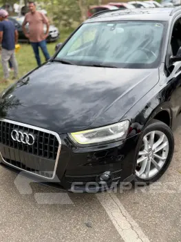 Audi Q3 2.0 TFSI Attraction S Tronic Quattro 4 portas