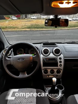 FIESTA 1.6 MPI Class Hatch 8V