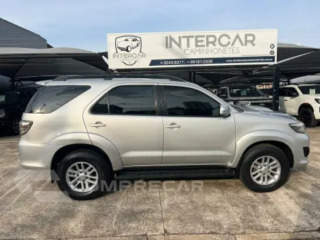 Toyota HILUX SW4 3.0 SRV 4X4 16V Turbo Intercooler 4 portas