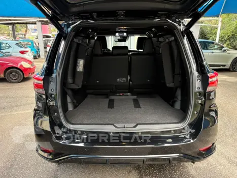 HILUX SW4 2.8 D-4d Turbo Gr-s 7L 4X4