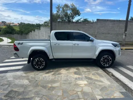 HILUX 2.8 D-4D TURBO DIESEL CD SRX PLUS 4X4 AUTOMÁTICO