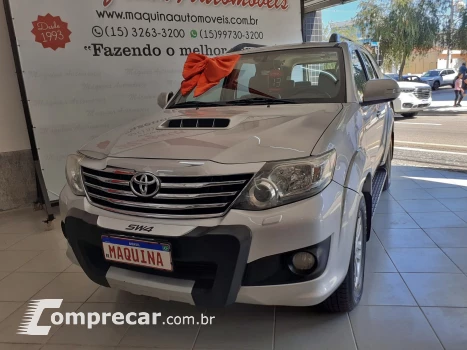 Toyota HILUX SW4 3.0 SRV 4X4 7 Lugares 16V Turbo Intercooler 4 portas