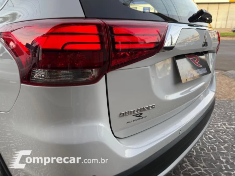 OUTLANDER 2.2 MIVEC DI-D DIESEL HPE-S AWD AUTOMÁTICO