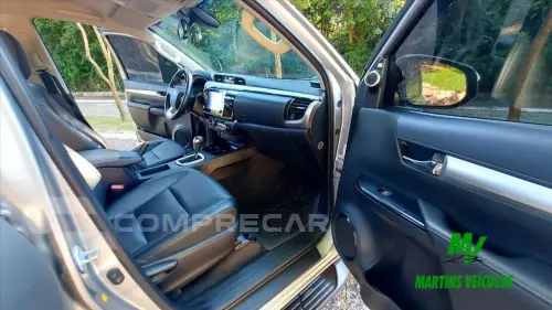 HILUX 2.8 D-4D TURBO DIESEL CD SRX 4X4 AUTOMÁTICO