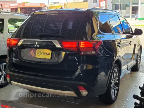 OUTLANDER 2.0 16V 160cv Aut.