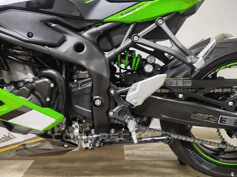 NINJA ZX4 RR