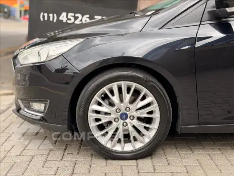 FOCUS 2.0 SE Fastback 16V