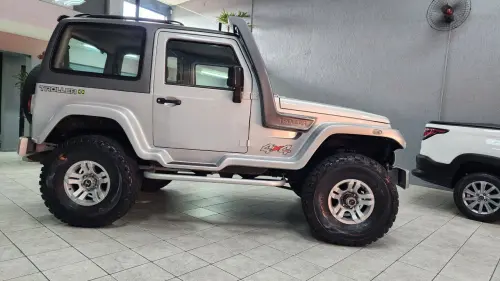 T-4 4x4 3.0 TB Int. Cap. Rígida Diesel