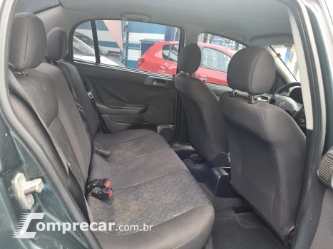 ASTRA 2.0 MPFI Advantage Sedan 8V