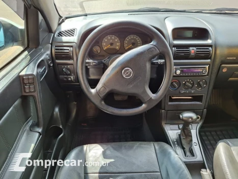 ASTRA 2.0 MPFI Advantage Sedan 8V