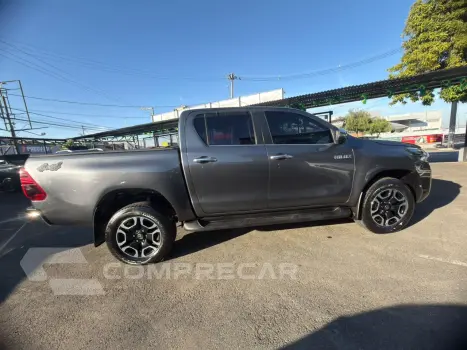Hilux Caminhonete 2.8 16V SRX 4X4 DIESEL CABINE DUPLA AUTOMÁ