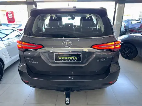 HILUX SW4 2.8 D-4d Turbo SRX 7L 4X4