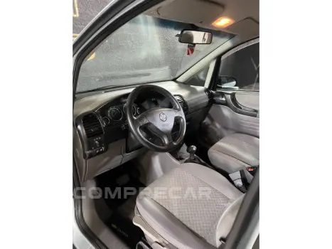 ZAFIRA 2.0 MPFI EXPRESSION 8V FLEX 4P AUTOMÁTICO