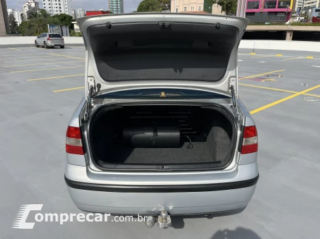 POLO SEDAN 1.6 8V