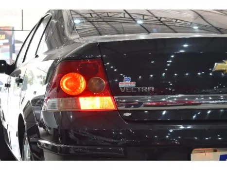 VECTRA SEDAN - 2.0 MPFI ELEGANCE 8V 4P MANUAL