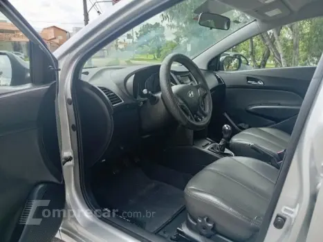 HB20 - 1.6 COMFORT PLUS 16V 4P MANUAL