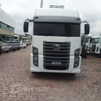 Volkswagen 25390 2 portas