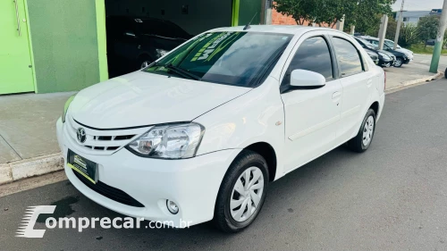 Toyota ETIOS 1.5 XS Sedan 16V 4 portas