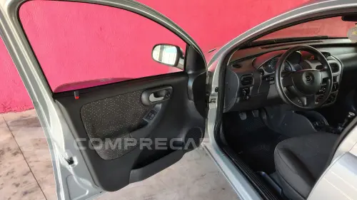 CORSA 1.4 MPFI Premium Sedan 8V