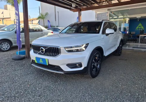 Volvo XC40 1.5 16V 4P T5 RECHARGE HÍBRIDO INSCRIPTION GEARTRONIC A 4 portas