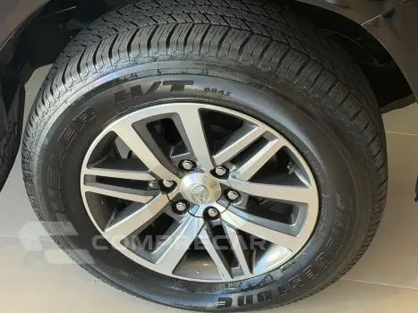HILUX 2.8 D-4d Turbo CD SRX 4X4
