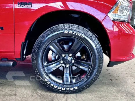 CLASSIC 5.7 V8 GASOLINA LARAMIE NIGHT EDITION CD 4X4 AUTOMÁT