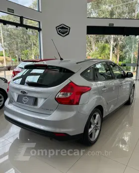 FOCUS 2.0 Titanium Hatch 16V