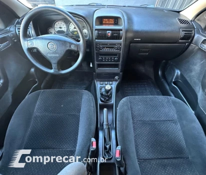 ASTRA 2.0 MPFI Advantage Sedan 8V