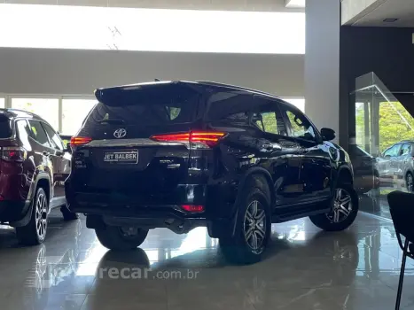 HILUX SW4 2.7 SRV 7 LUGARES 4X2 16V FLEX 4P AUTOMÁTICO