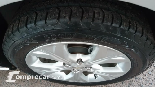ONIX 1.0 Turbo Plus Premier