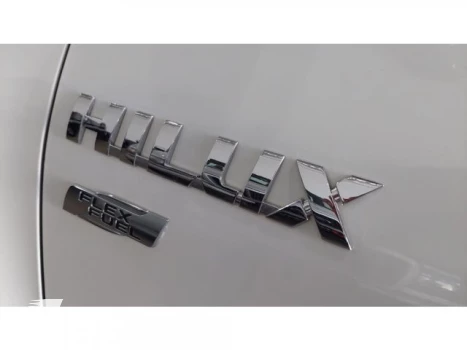HILUX - 2.7 SRV 4X4 CD 16V 4P AUTOMÁTICO