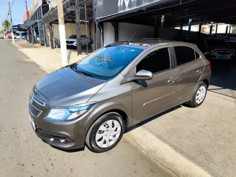 CHEVROLET ONIX 1.4 MPFI LT 8V 4 portas