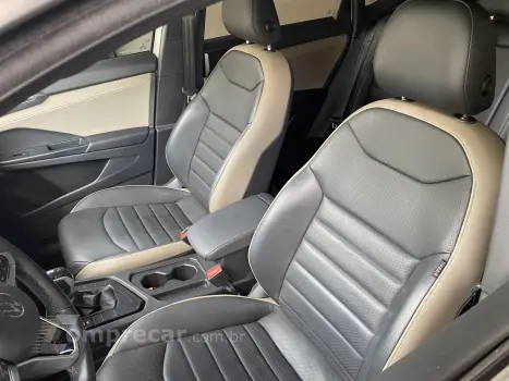 TAOS 1.4 250 TSI Highline