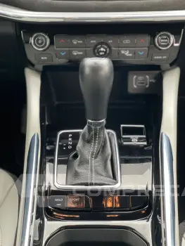 COMMANDER 1.3 T270 Turbo Overland