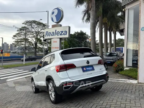 TAOS Comfortline 1.4 250 TSI Flex Aut.