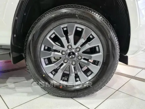 TRITON HPE-S 2.4 CD 4x4 TB DIESEL AUT.