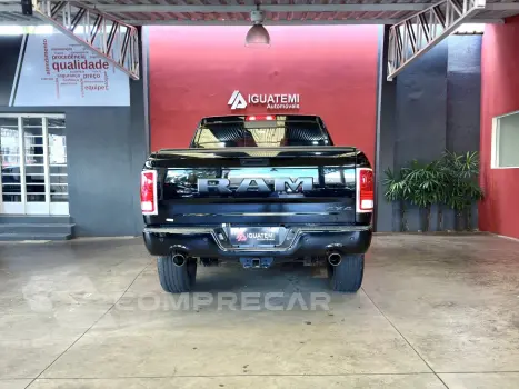 CLASSIC 5.7 V8 GASOLINA LARAMIE NIGHT EDITION CD 4X4 AUTOMÁT