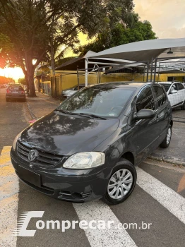 Volkswagen FOX 1.6 MI Plus 8V 4 portas