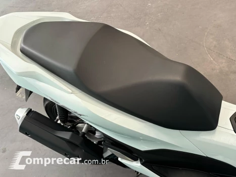 PCX 160 DLX ABS