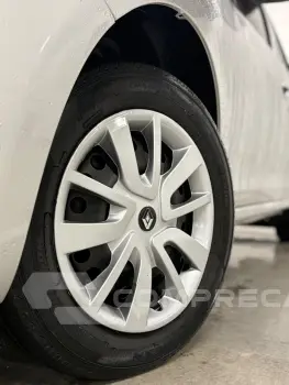 Logan Authentique 1.0 12V SCe (Flex)