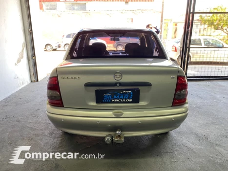 CORSA 1.6 MPFI Classic Sedan 8V