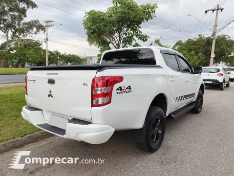 Mitsubishi L200 TRITON 2.4 16V Turbo GL CD 4X4 4 portas