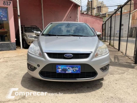FOCUS SEDAN 2.0